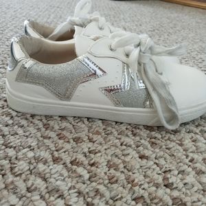 Kids star sneakers size 2